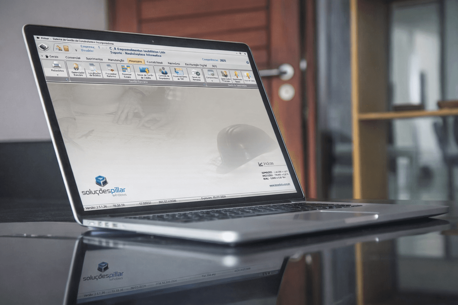 Sistema Pillar aberto em um notebook, mostrando o módulo financeiro